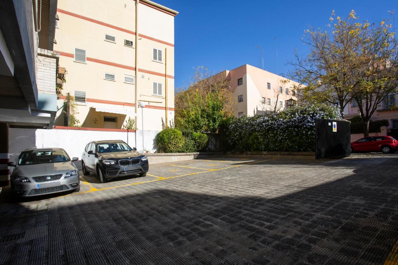Borbolla Sevilla Urban - Parking Экстерьер фото