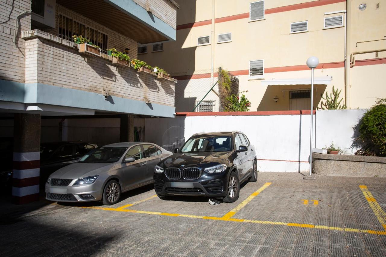 Borbolla Sevilla Urban - Parking Экстерьер фото