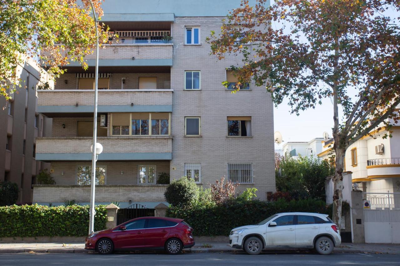 Borbolla Sevilla Urban - Parking Экстерьер фото