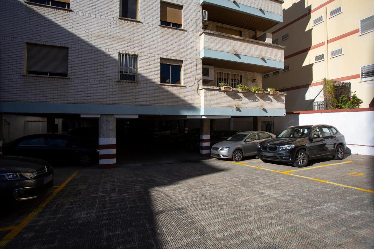 Borbolla Sevilla Urban - Parking Экстерьер фото